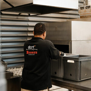 Lever je gehuurde glaswerk bij Broers Verhuur spoelschoon in, wij doen de afwas